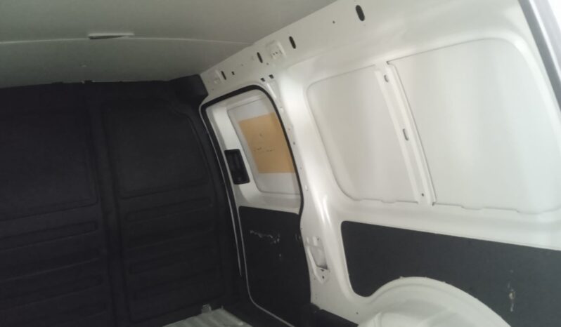 VOLKSWAGEN CADDY MAXI CARGO VAN 1.6LTS 2018 lleno