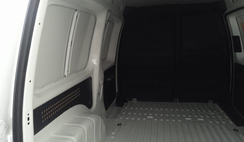 VOLKSWAGEN CADDY MAXI CARGO VAN 1.6LTS 2018 lleno