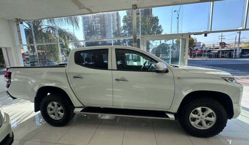 Mitsubishi L200 lleno