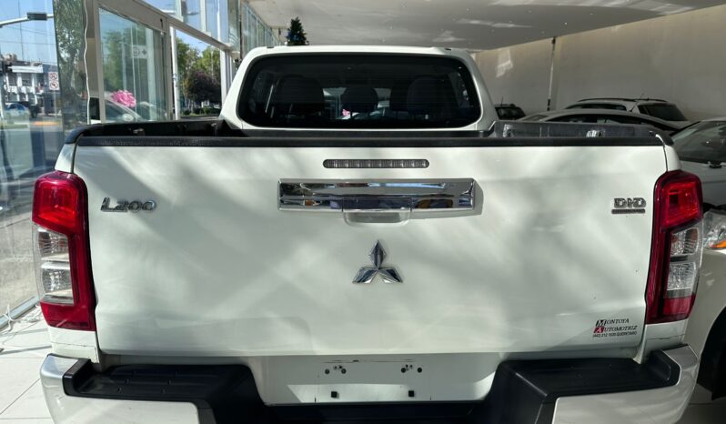 Mitsubishi L200 lleno