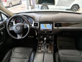 VW Touareg Premium