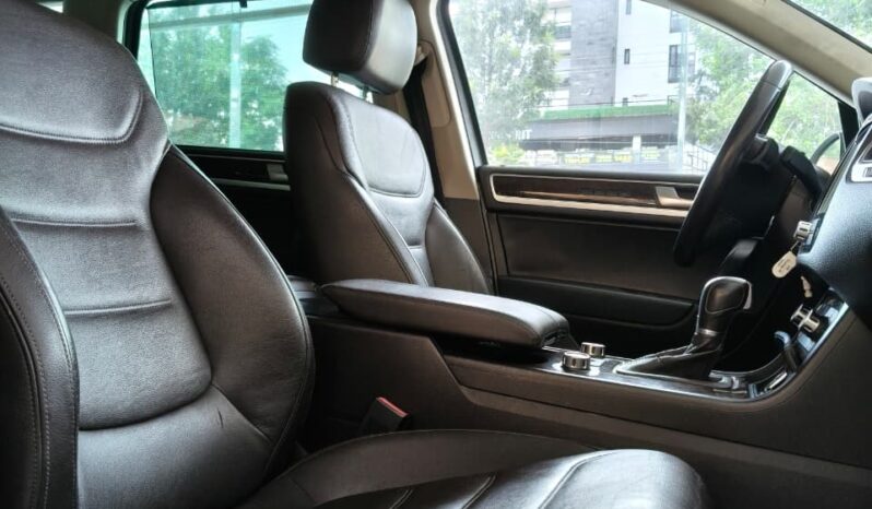 VW Touareg Premium lleno