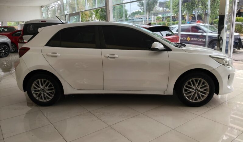 Kia Rio 2018 lleno