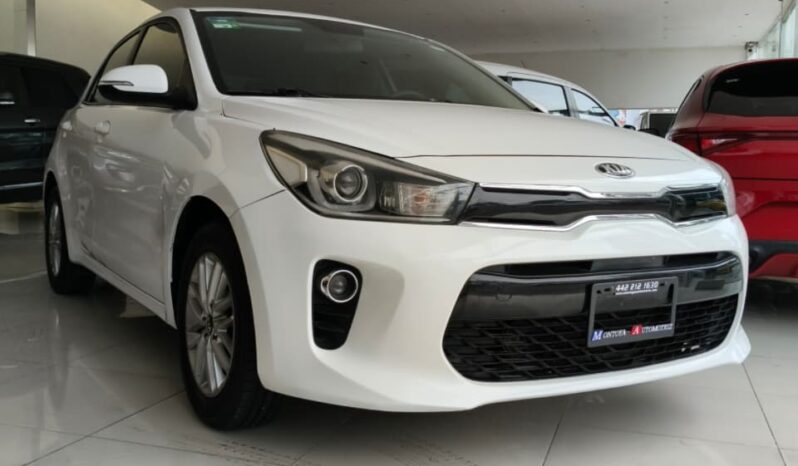 Kia Rio 2018 lleno
