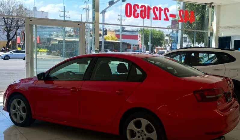 VW Jetta 2017 lleno