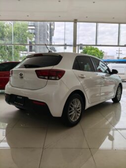 Kia Rio 2018 lleno