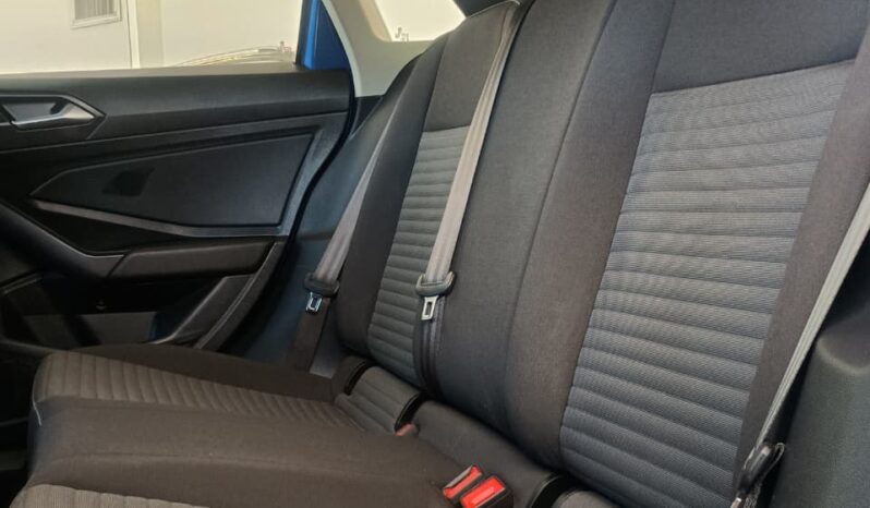 VW Jetta Confortline 2022 lleno