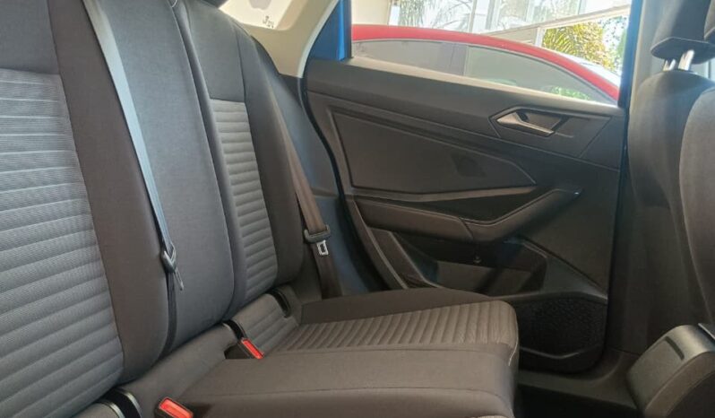 VW Jetta Confortline 2022 lleno