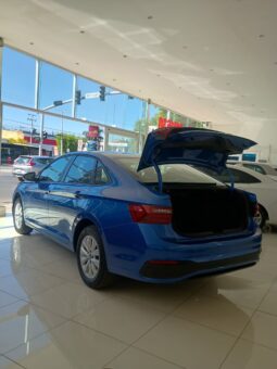 VW Jetta Confortline 2022 lleno