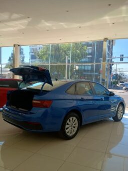 VW Jetta Confortline 2022 lleno