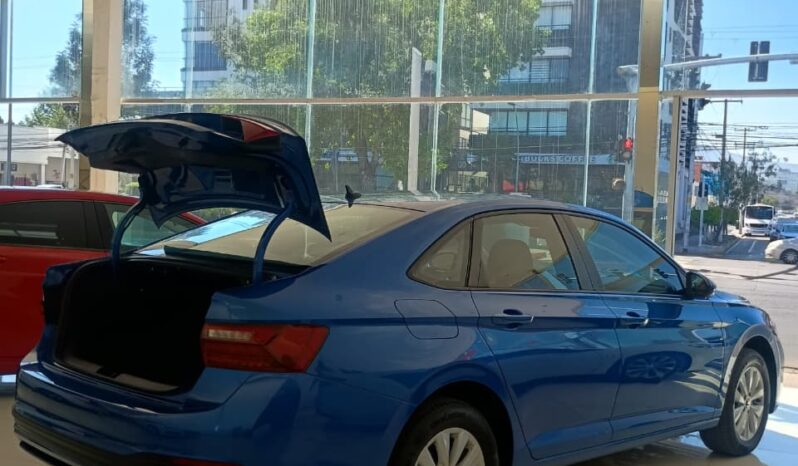 VW Jetta Confortline 2022 lleno