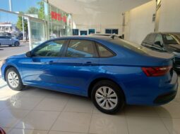 VW Jetta Confortline 2022 lleno