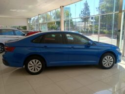 VW Jetta Confortline 2022 lleno