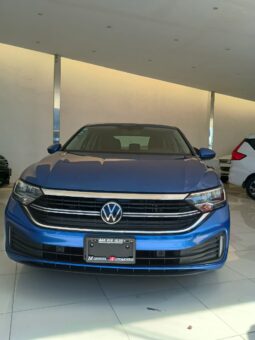 VW Jetta Confortline 2022 lleno