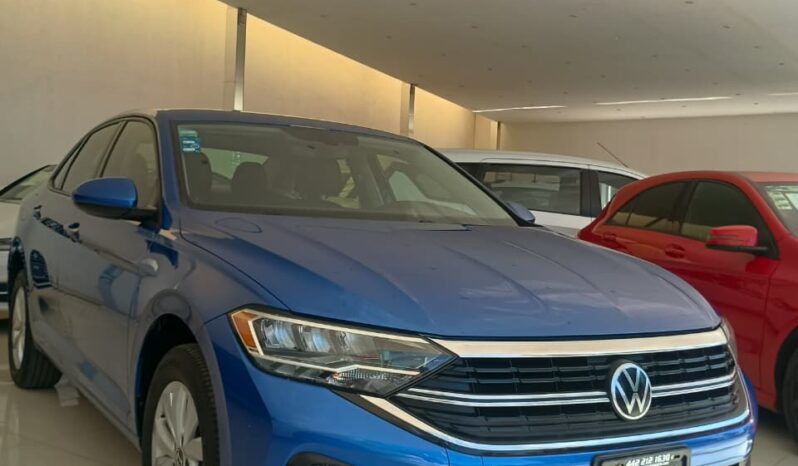 VW Jetta Confortline 2022 lleno