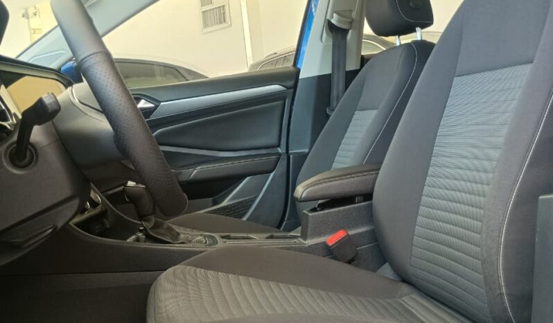 VW Jetta Confortline 2022 lleno