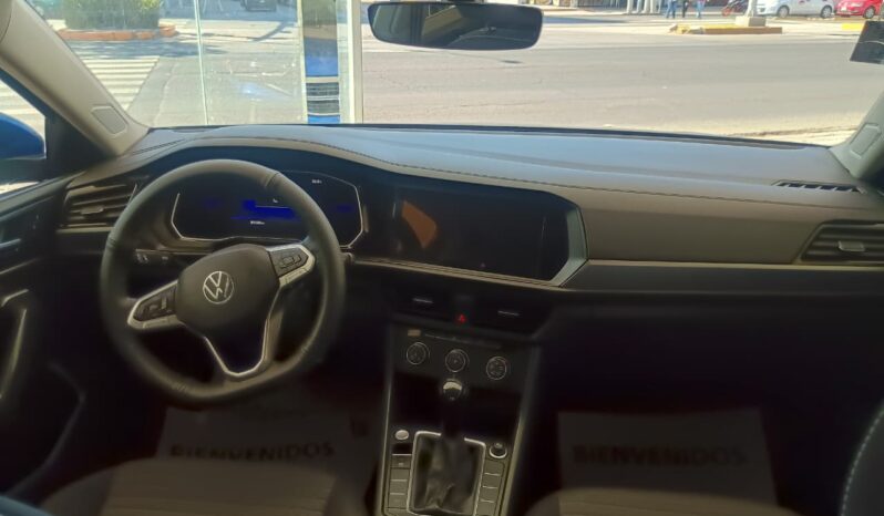 VW Jetta Confortline 2022 lleno