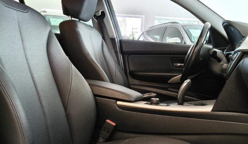 BMW 320IA 2014 lleno