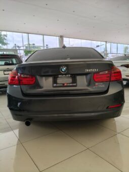 BMW 320IA 2014 lleno