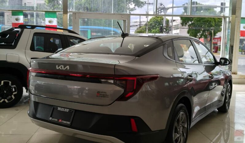 KIA K3 L 2025 lleno